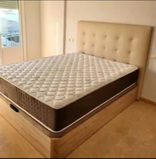 Armario blanco de madera