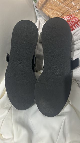 Zapatos Louis Vuitton Negros con Hebilla Dorada