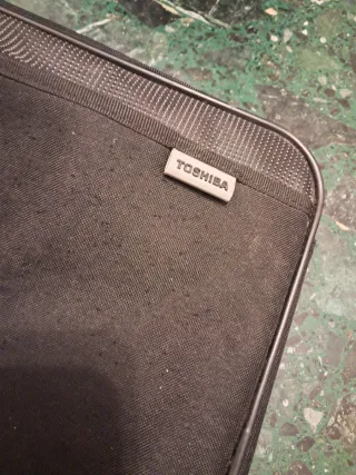 Funda portátil Toshiba 44x34cm