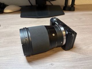 Sony a5000 + Sigma 16mm 1.4 + Batería Dummy