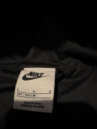 Plumas Nike niño negro