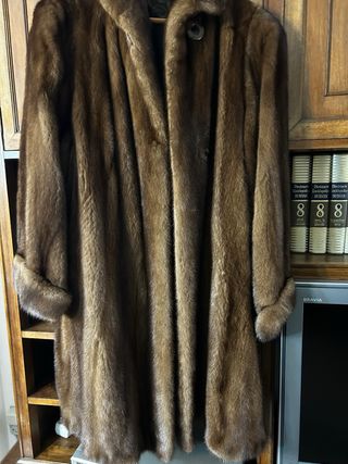 Abrigo de piel marrón