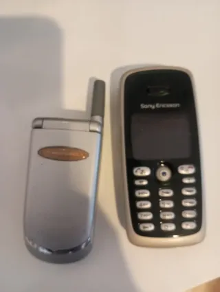 Teléfonos Motorola y Sony Ericsson antiguos