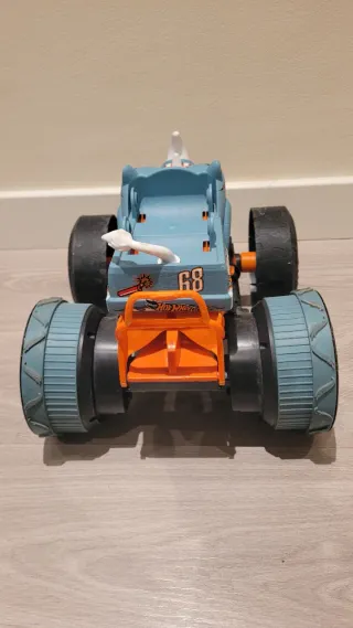 Camión Hot Wheels RC Rhinomite