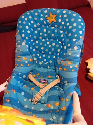 Balancín para bebé con juguetes