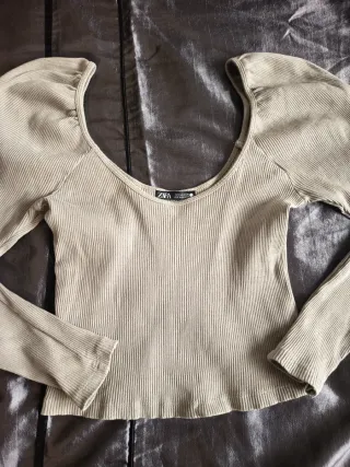 Top Zara manga abullonada beige Talla S