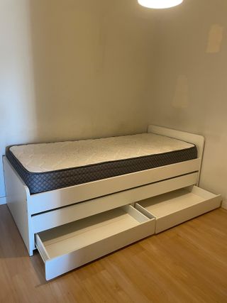Cama nido IKEA SLÄKT blanca con 2 colchones