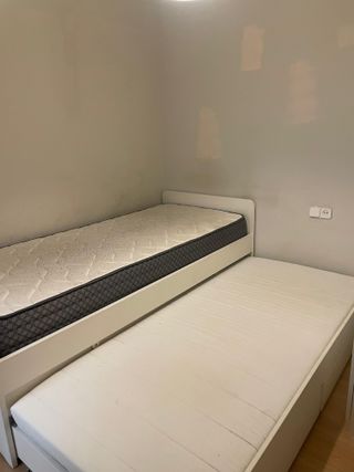 Cama nido IKEA SLÄKT blanca con 2 colchones