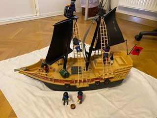 Barco Pirata Playmobil con Figuras