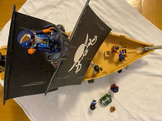 Barco Pirata Playmobil con Figuras