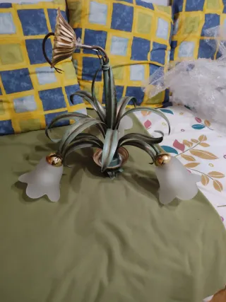 Lámpara de techo 3 tulipas metal y cristal