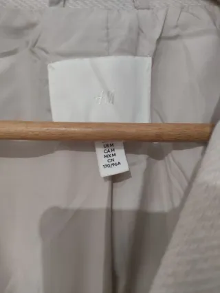 Abrigo corto beige oversize