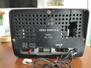 Radio antigua y tocadiscos retro