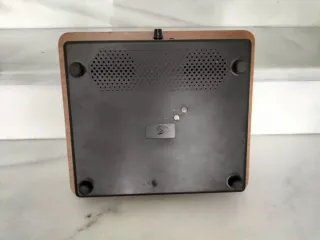 Radio antigua y tocadiscos retro