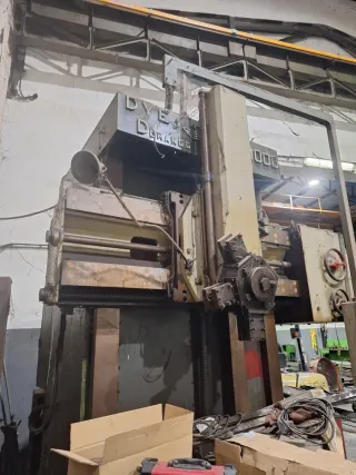 Torno Vertical DYE TV1000