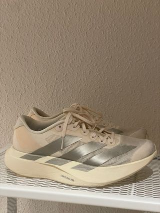 Zapatilla Adidas Adizero Evo SL Beige/Blanca.