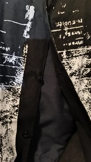 Camisa Negra Estampado Blanco