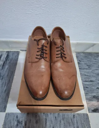 Zapatos de vestir UNIT marrones