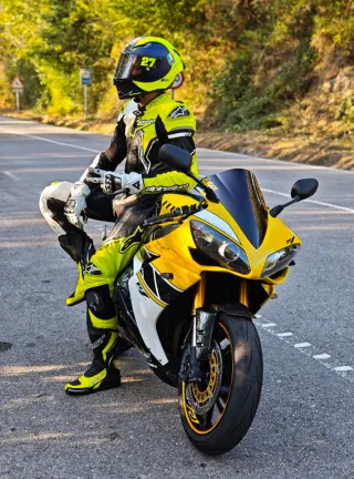 Mono Alpinestars GP Plus v2 Talla 50