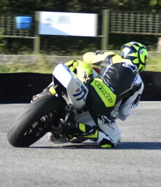 Mono Alpinestars GP Plus v2 Talla 50