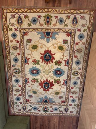 Alfombra de lana beige y multicolor