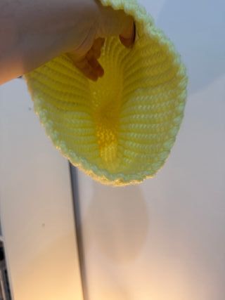 Gorro de punto amarillo Zara