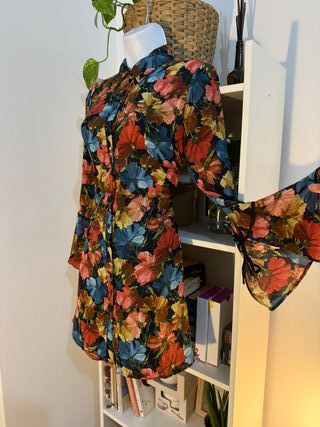 Mono Zara flores mangas acampanadas Talla S
