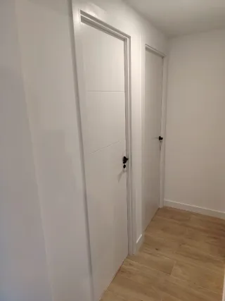 Instalación de puertas de paso