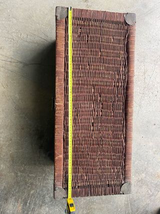 Baúl de mimbre marrón