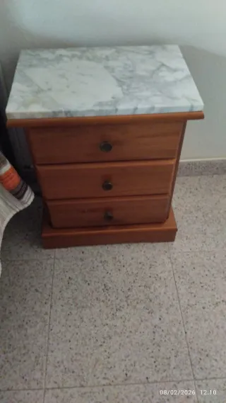 Mesita de noche madera maciza con mármol