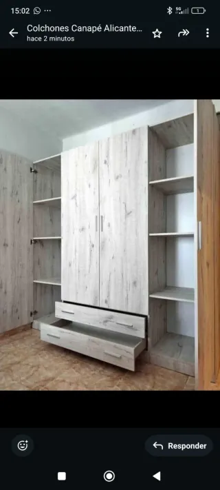 Armario de madera blanco y marrón