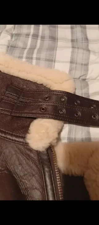 Cazadora de cuero de carnero marrón