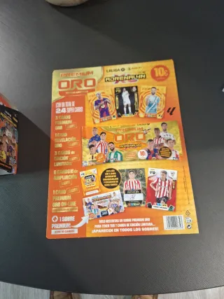 Caja Cromos Panini + Sobre Premium Oro