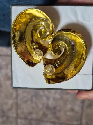 Pendientes dorados acero Zara