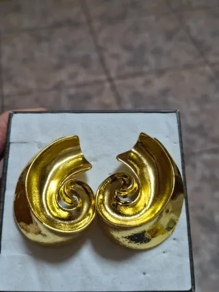 Pendientes dorados acero Zara