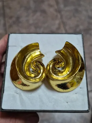 Pendientes dorados acero Zara