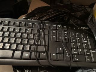 Teclado Logitech con cable