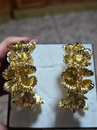 Pendientes Zara Flor Dorados