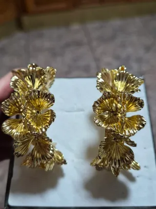 Pendientes Zara Flor Dorados