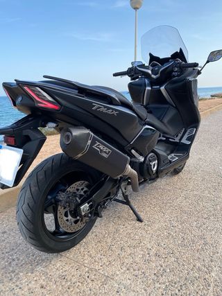 Yamaha T-MAX 530 DX Negra