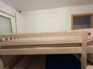 Litera juvenil de madera