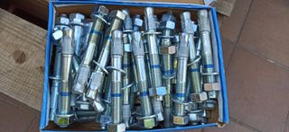 Tornillos de anclaje acuñados. M16x145. Nuevos.