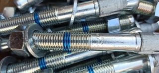 Tornillos de anclaje acuñados. M16x145. Nuevos.