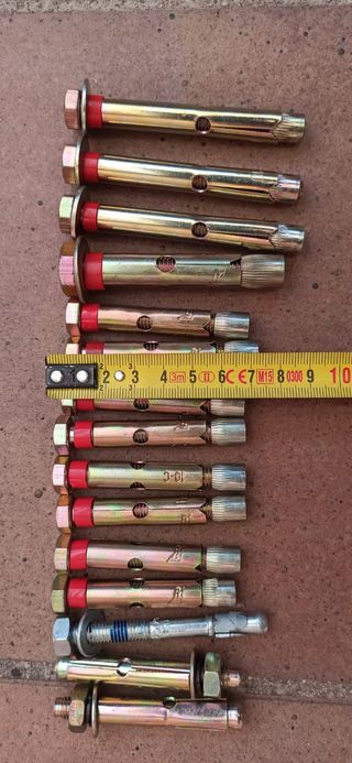 Tornillos de anclaje acuñados. M16x145. Nuevos.