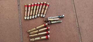 Tornillos de anclaje acuñados. M16x145. Nuevos.