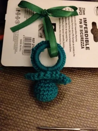 Koala de ganchillo con corazón