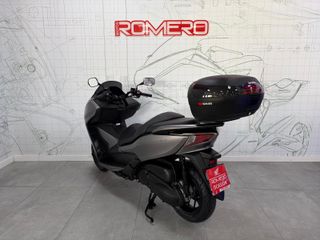 HONDA FORZA 300 PLATA METALIZADO - OCASIÓN