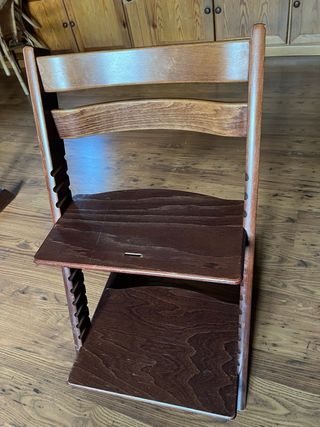 Silla trona Stokke Evolutiva y accesorio baby set.