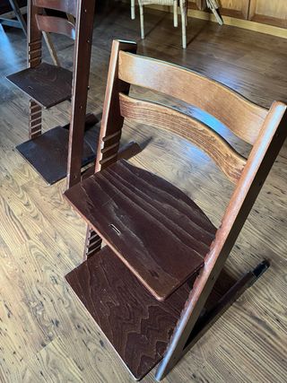 Silla trona Stokke Evolutiva y accesorio baby set.