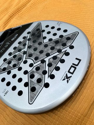 Pala Padel Nox AT10 18K Agustín Tapia